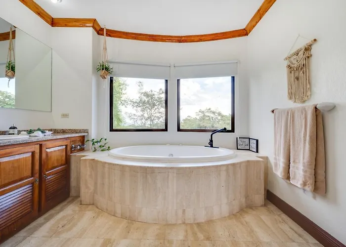 Private Pool, Mtn-View Veranda! 3Br Carrillo Home * Playa Hermosa (Guanacaste)